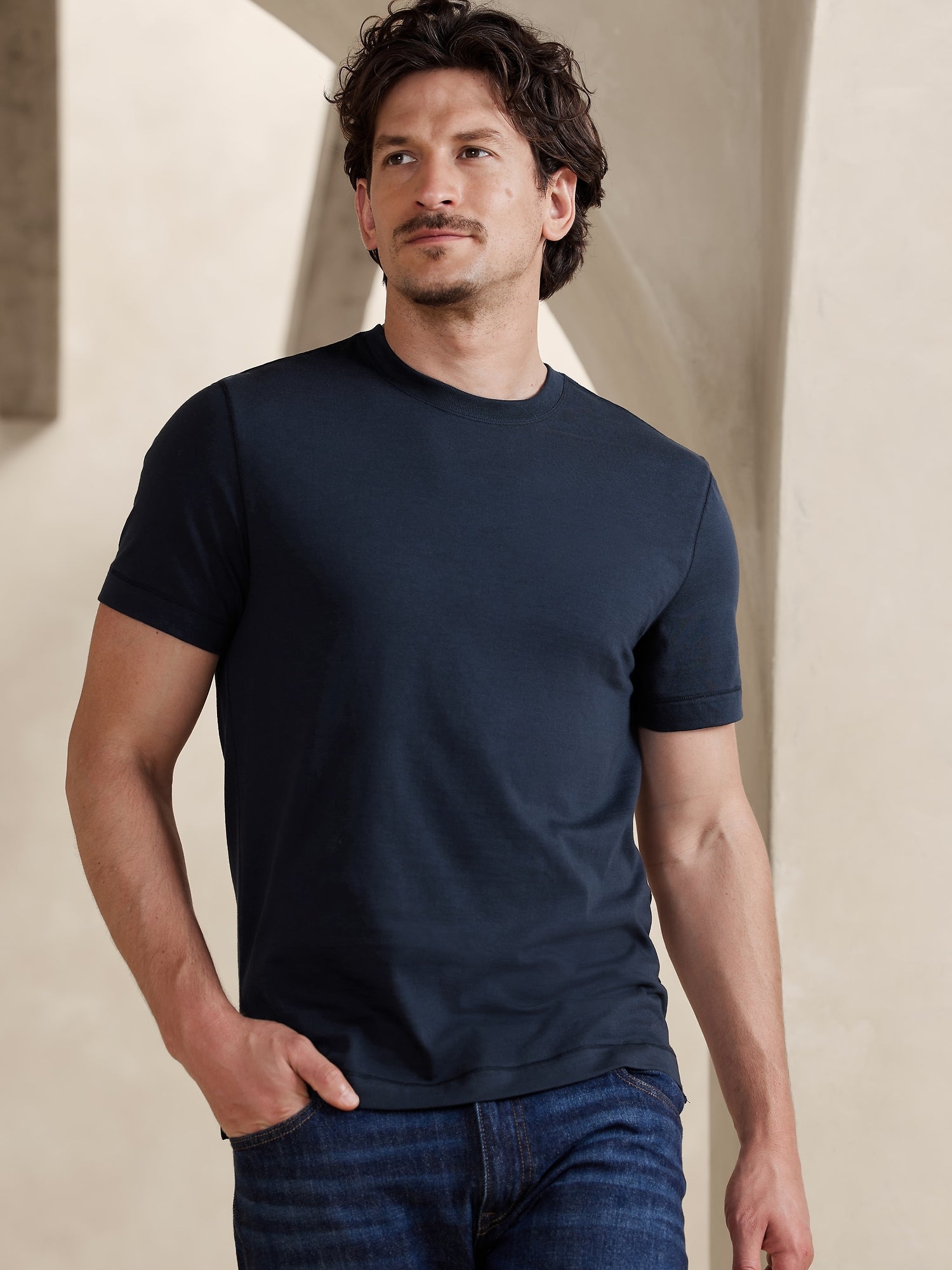 T-Shirt 'AUTHENTIC' Banana Republic en Gris Clair | ABOUT YOU
