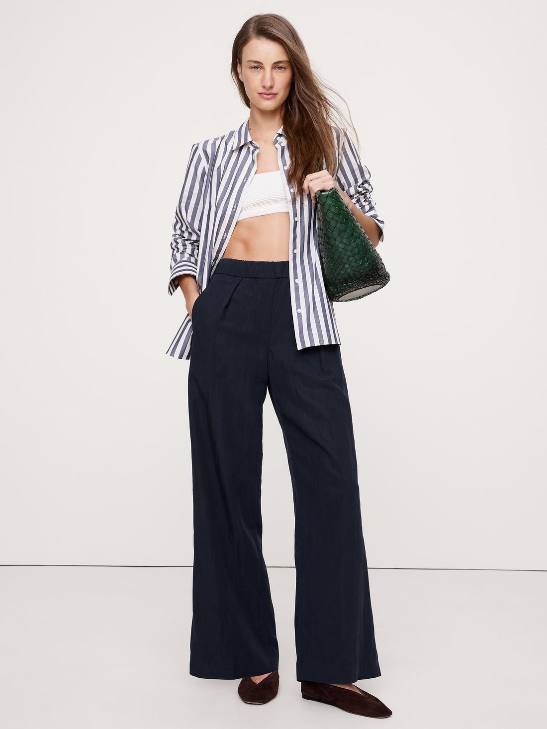 Mid-Rise Wide-Leg Pull-On Pant